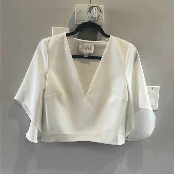 Mare Mare Anthropologie Veronica V-Neck Flare Sleeve in white - Picture 4 of 9